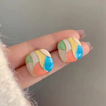 Vibrant Chic Stud