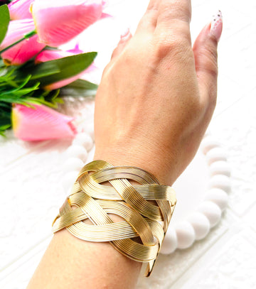 Golden waves cuff bracelet