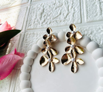 Dazzling Golden leaf chandelier earring