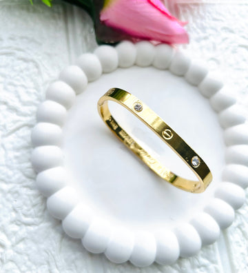 Dynamic square shape anti-tarnish bangle bracelet
