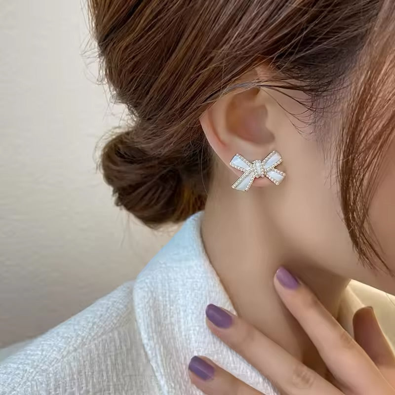 Cute White Bow Earring