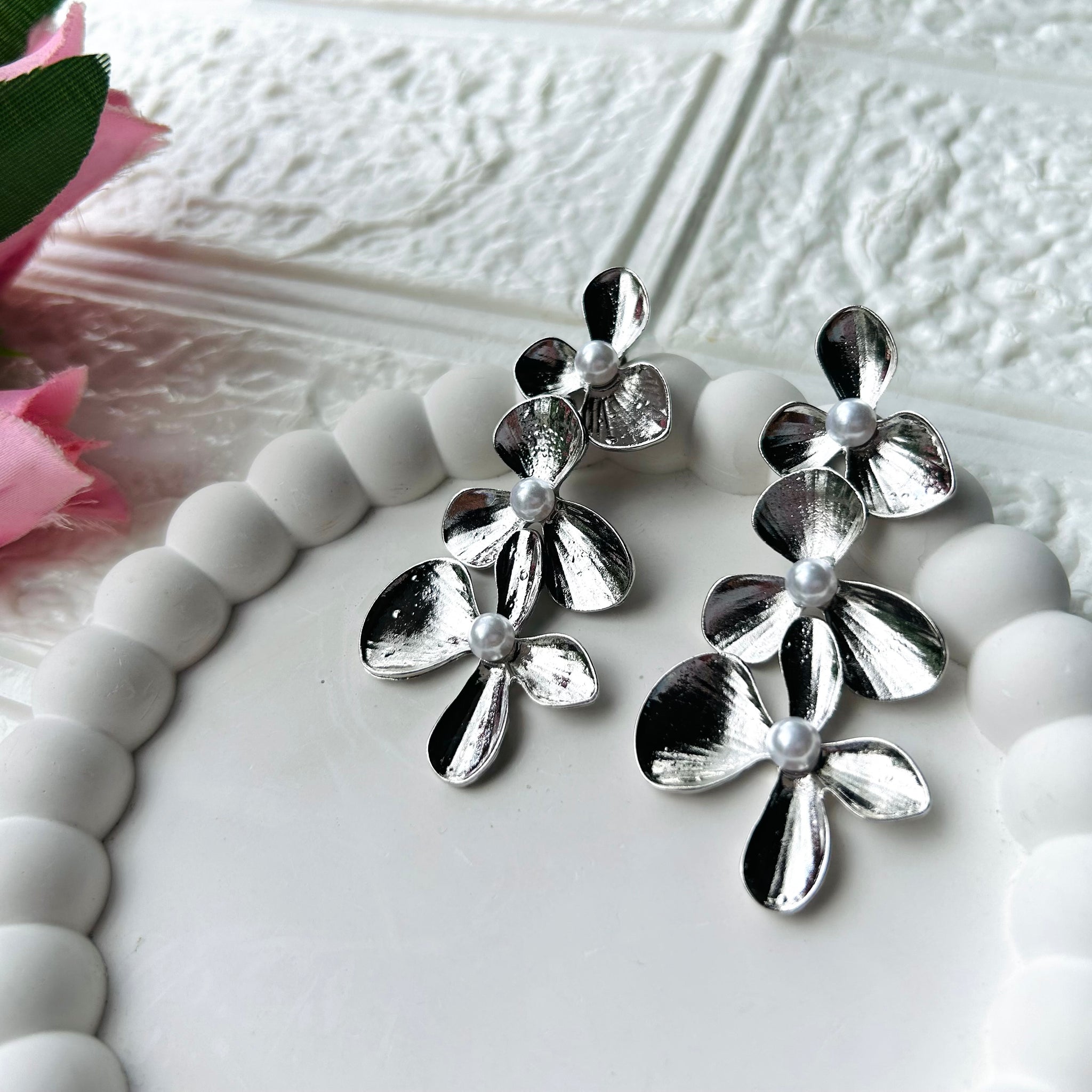 Dazzling Silver leaf chandelier Earring