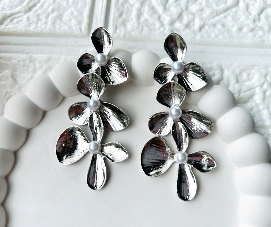 Dazzling Silver leaf chandelier Earring