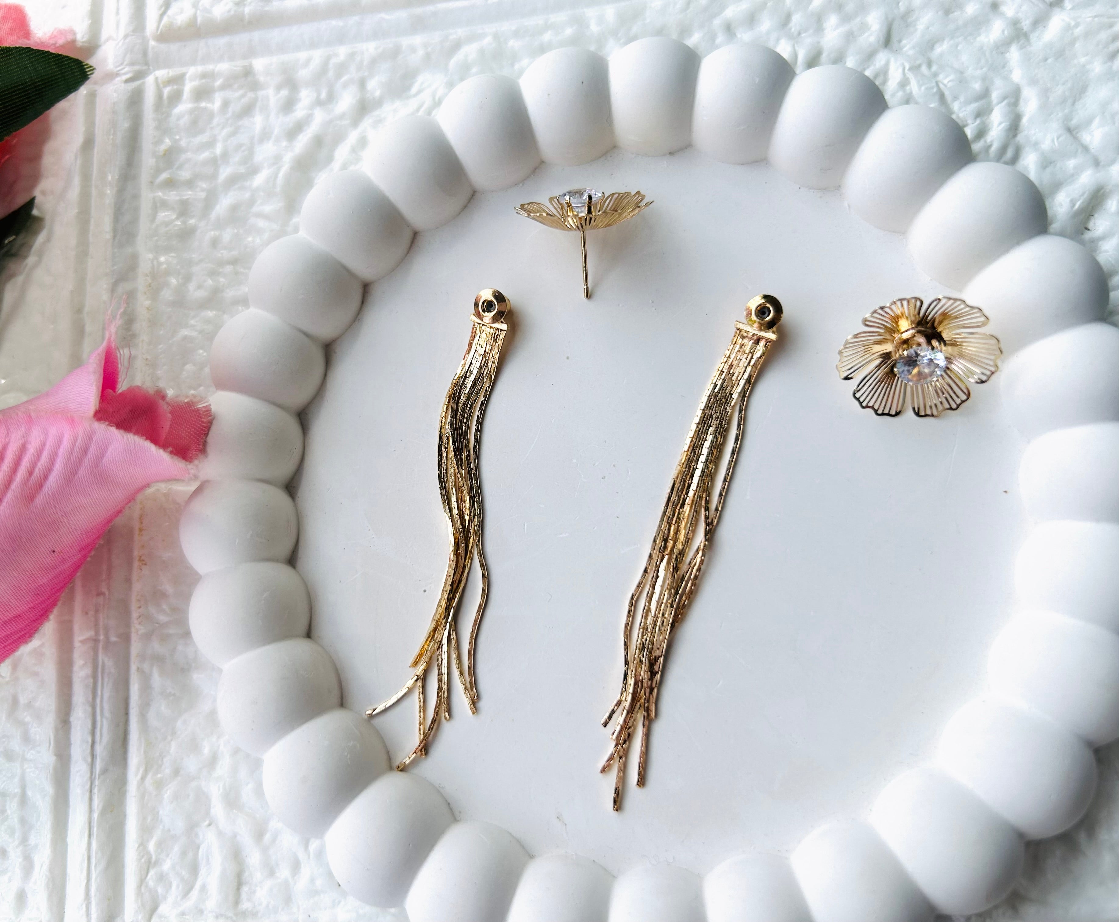 Tulip gold Drop earring