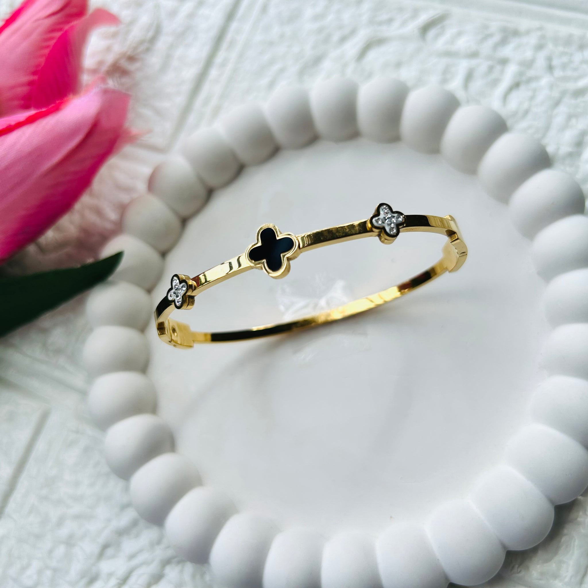 Dynamic Diva anti-tarnish bangle Bracelet
