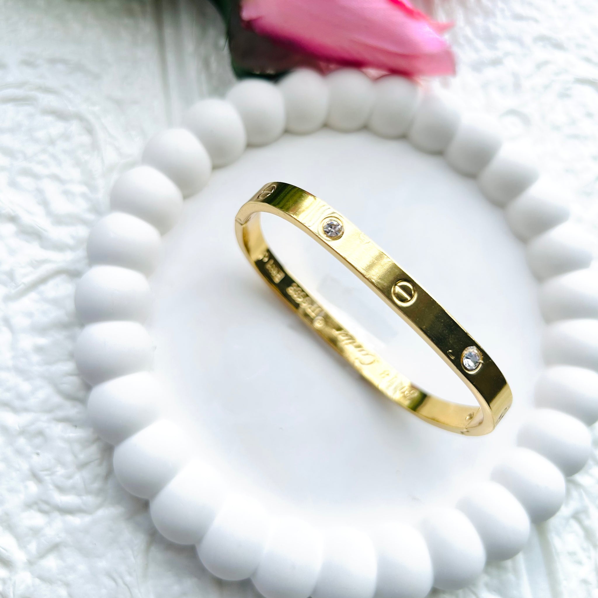 Dynamic square shape anti-tarnish bangle bracelet