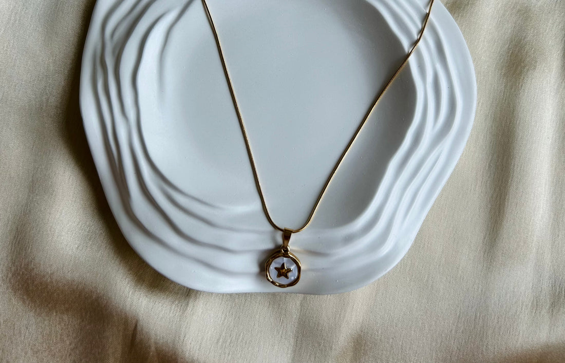 White star necklace