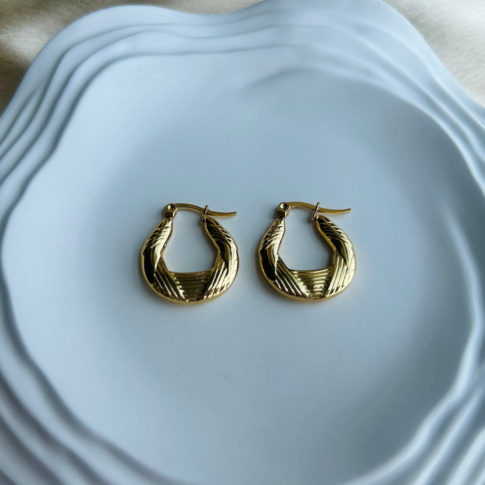 Smart Chic Hoop Earring