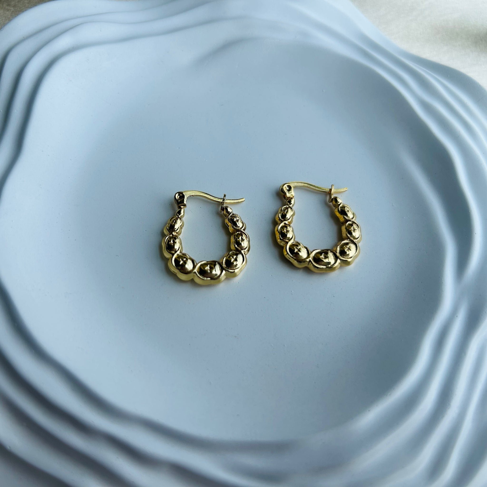 Dazzle Hoop earring