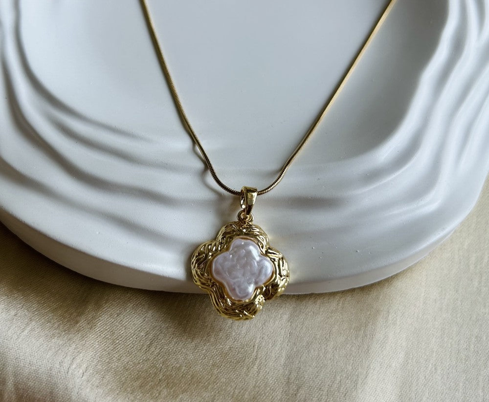 White Flower Necklace
