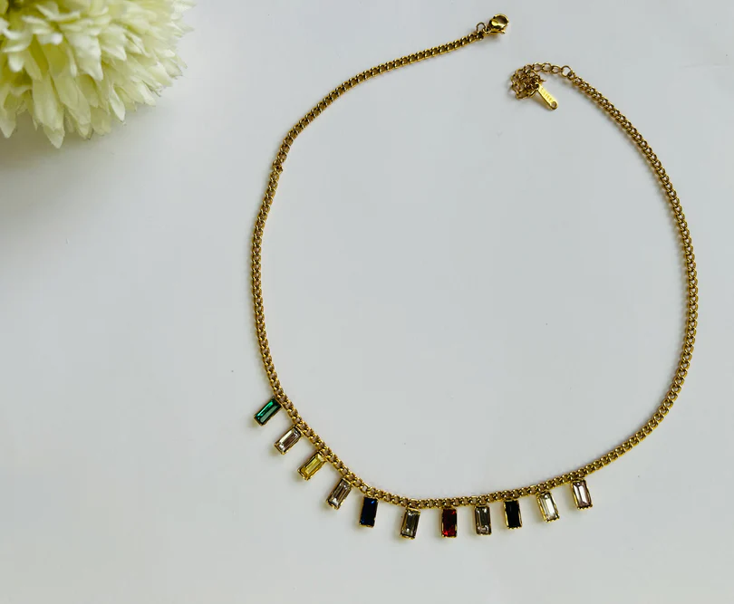 Queen Multicolour Necklace Queen Multicolour Necklace - Image 1