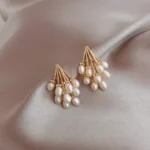 White snow Earrings - Image 2