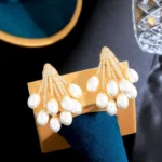 White snow Earrings - Image 3